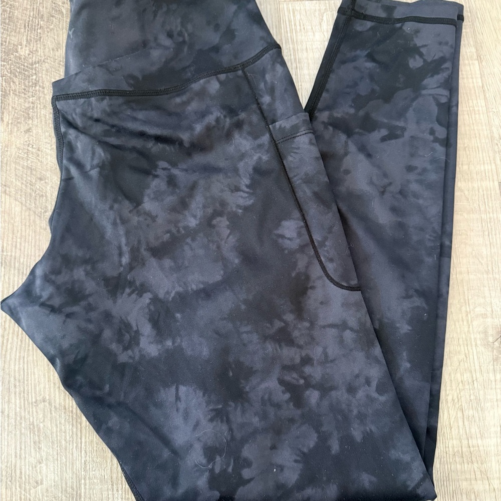 FETY High-Waisted Performance Leggings with Pockets - Black Camo‎